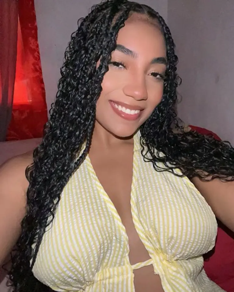 A real verified woman in a private 1-on-1 video chat on iSexyChat